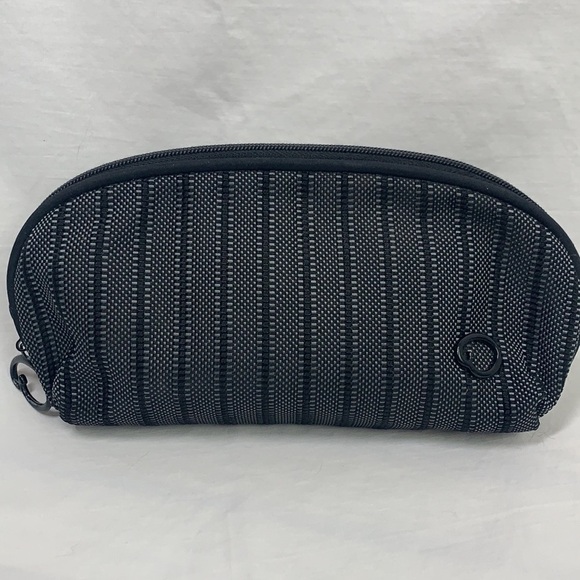 Oscar de la Renta Set of Two Small Cosmetic Bags-Black Silk/Cotton - Picture 3 of 10